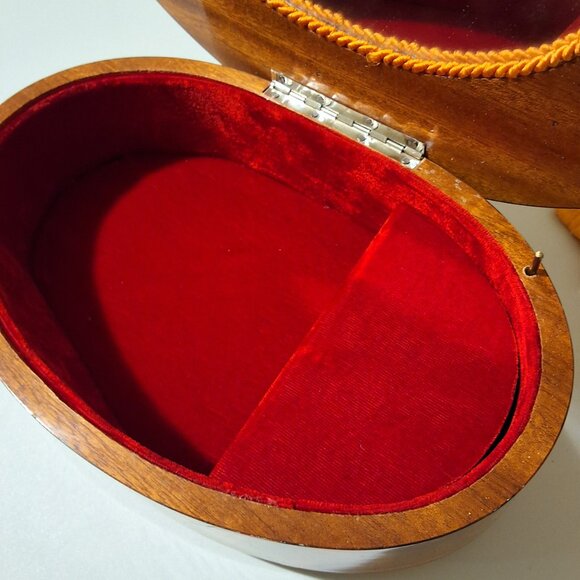 Vintage Reuge Music Box Inlaid Wood "We've Only Just Begun" - Picture 6 of 13